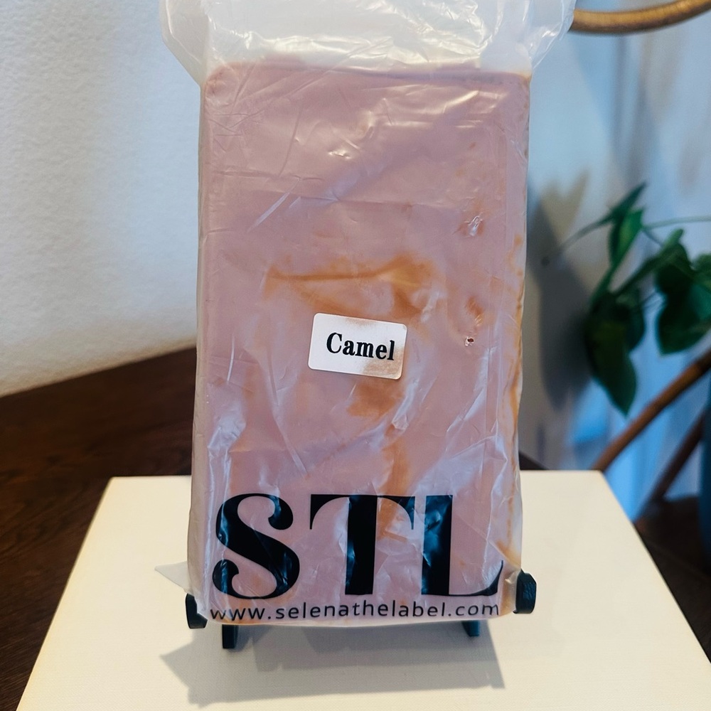 Selena The Label Crossbody Bag Camel New With Bag - Picture 6 of 6